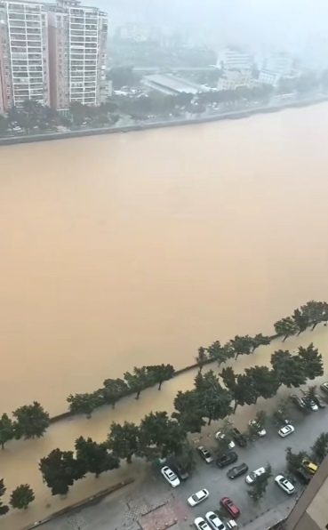 暴雨紅色預(yù)警！